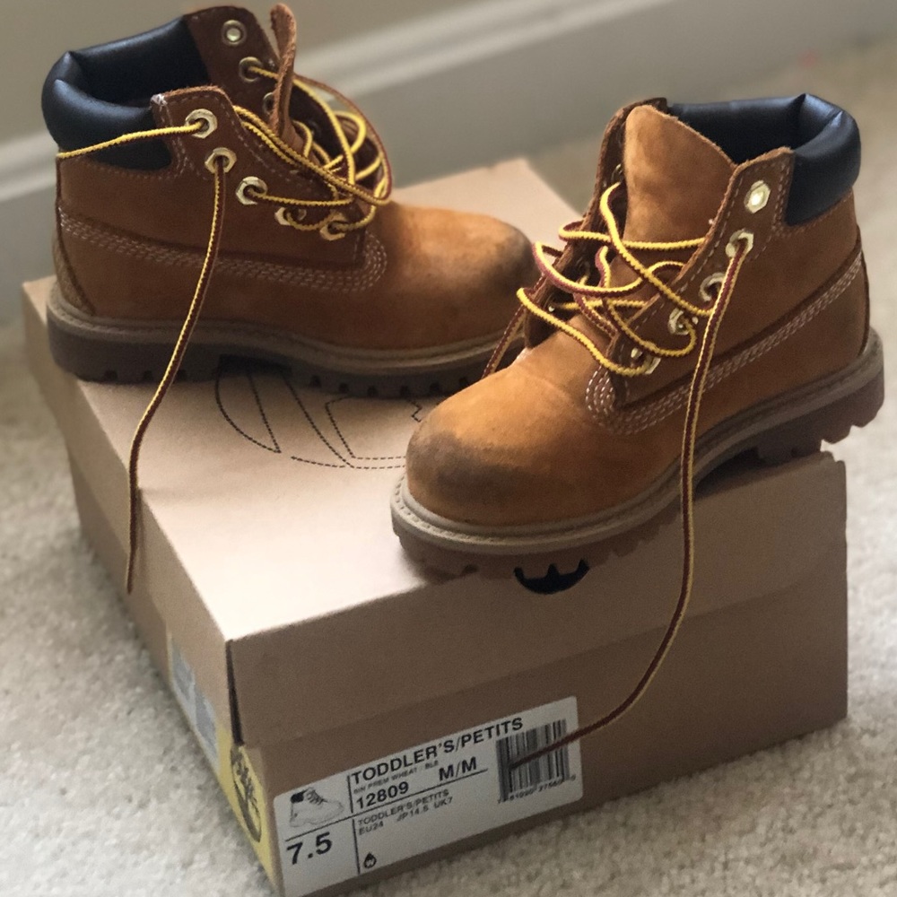 Kids boots
